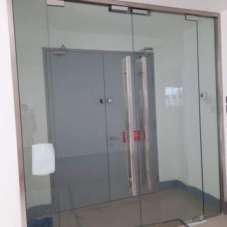 Tempered Glass Door01