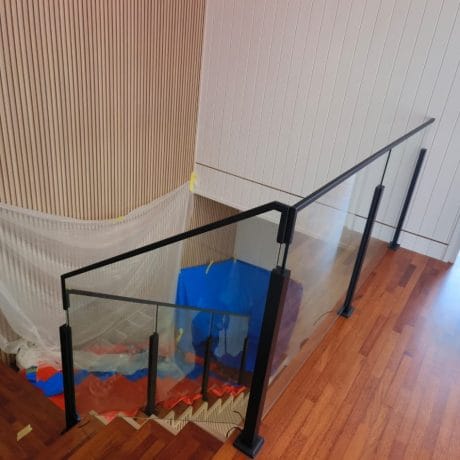 tempered-glass-staircase-panel